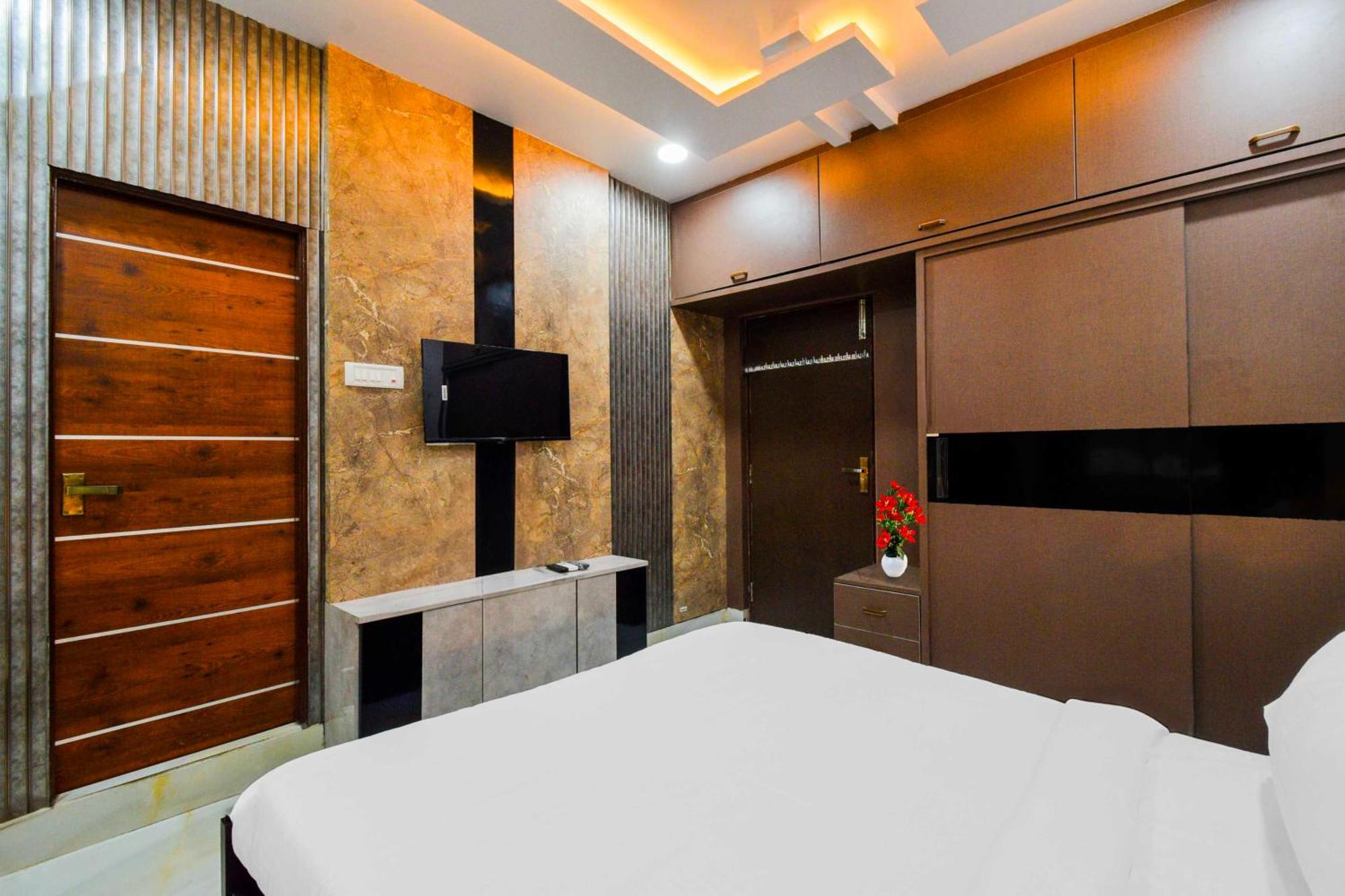 Townhouse Oak Kondapur 4* Hyderabad