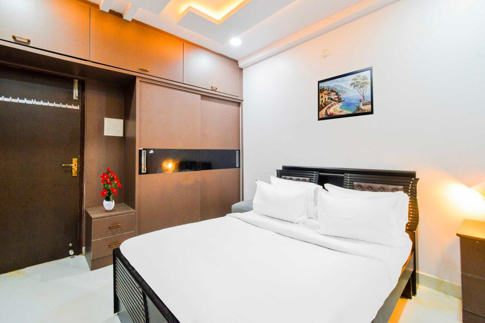 Townhouse Oak Kondapur Hotel