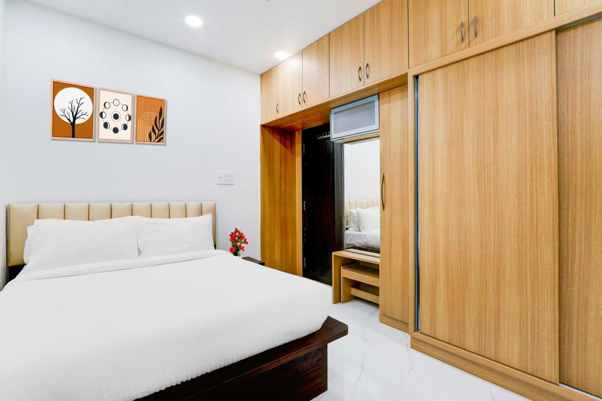 Townhouse Chanda Nagar Gsm Mall 4*