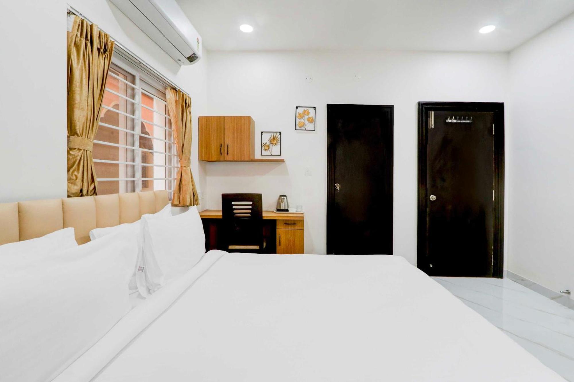 Townhouse Chanda Nagar Gsm Mall Hotel 4*