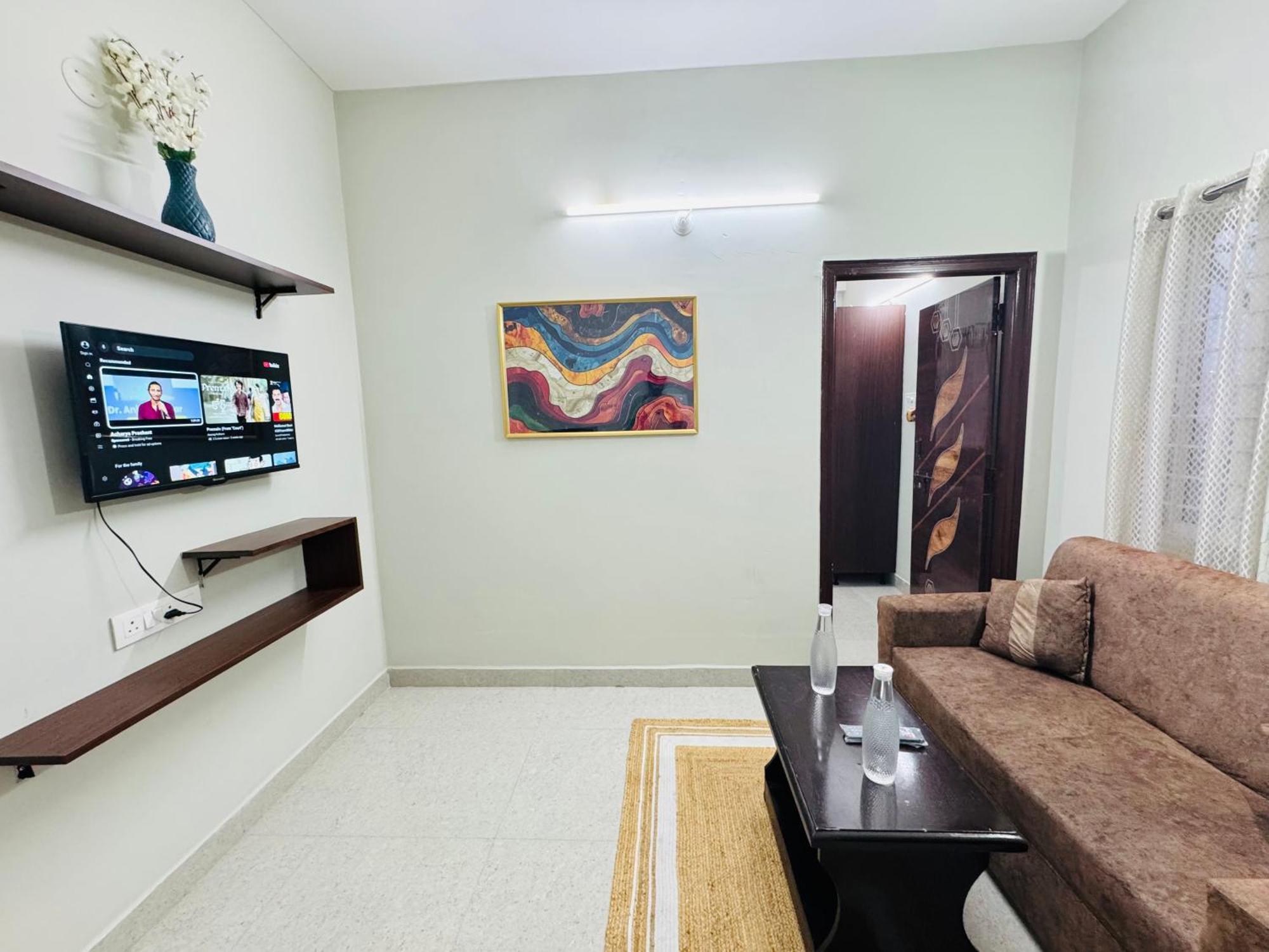 Apartment Penthouse Escape 1bhk Park View Flat In Kondapur *