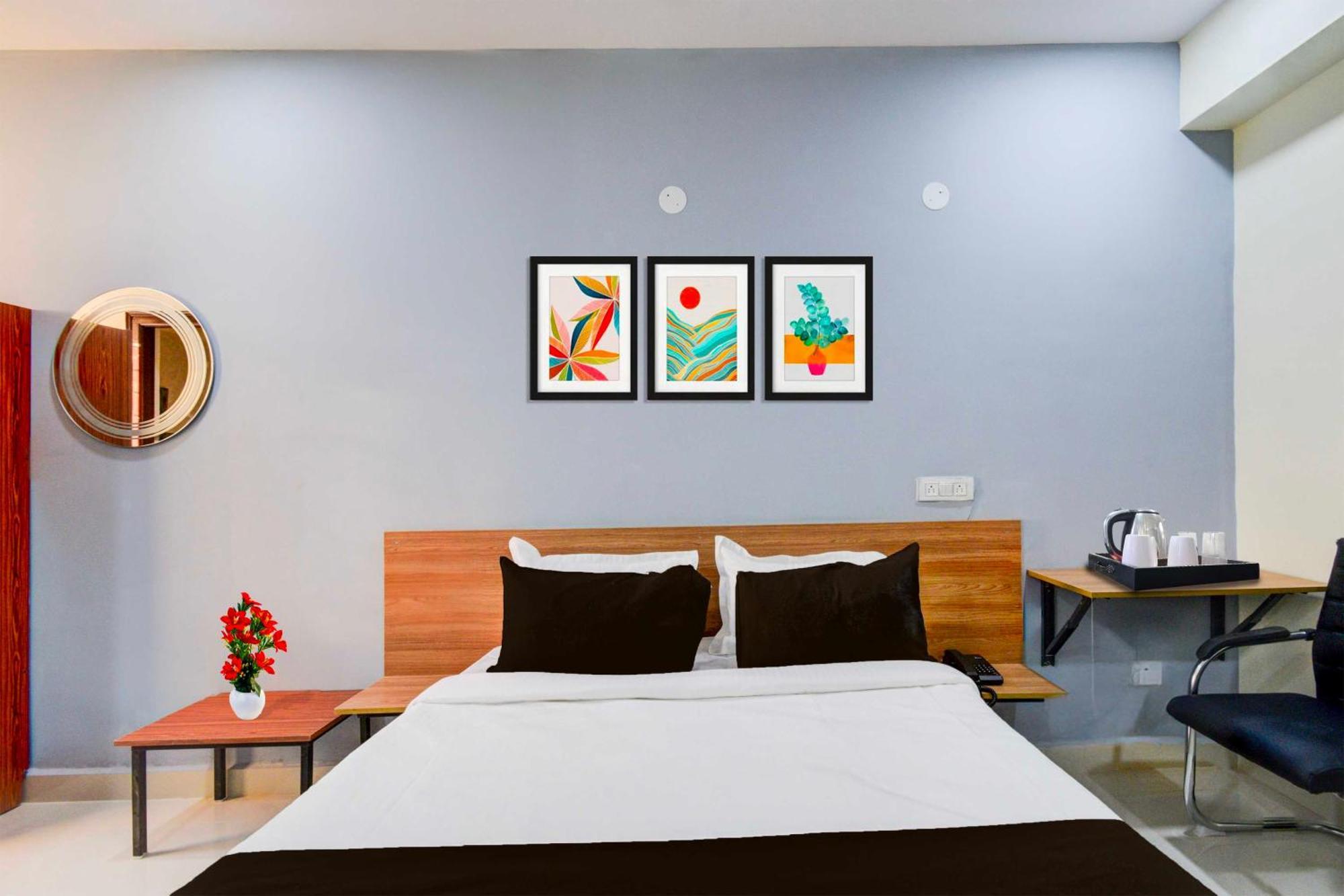 Hotel Collection O Kukatpally North