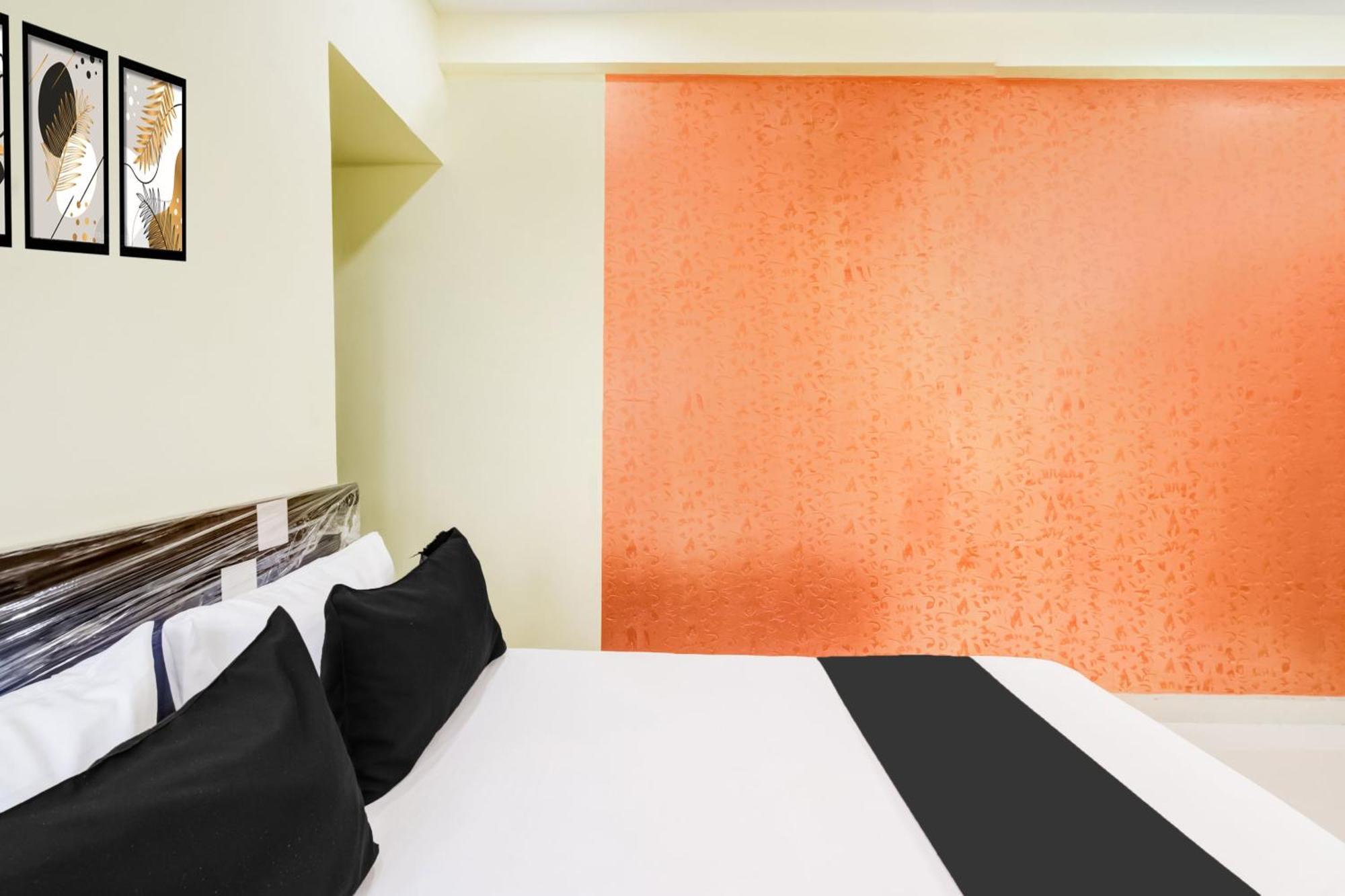 Hotel O New Dream Valley 3*