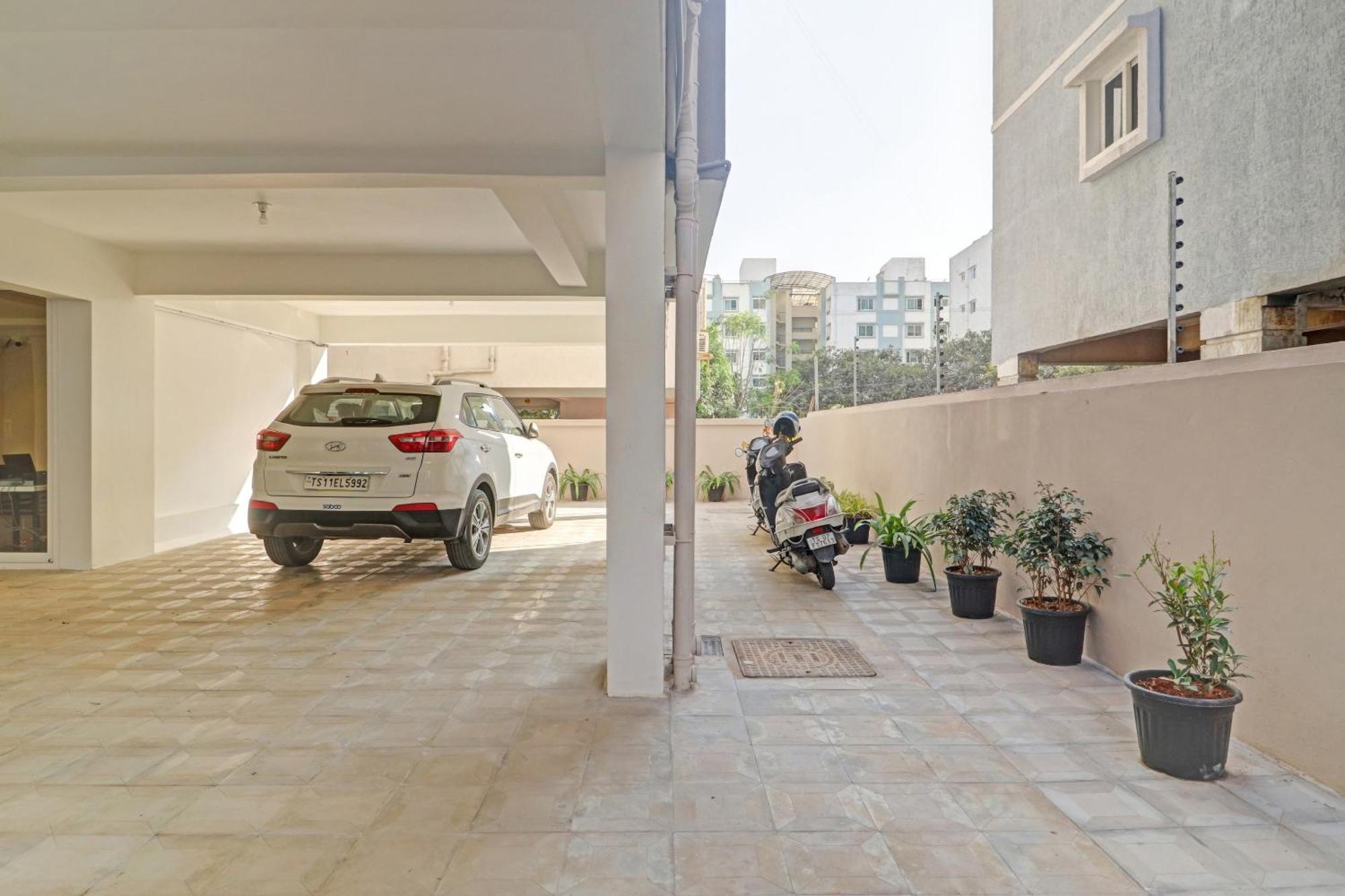 Super O Qualia Nallagandla Hotel
