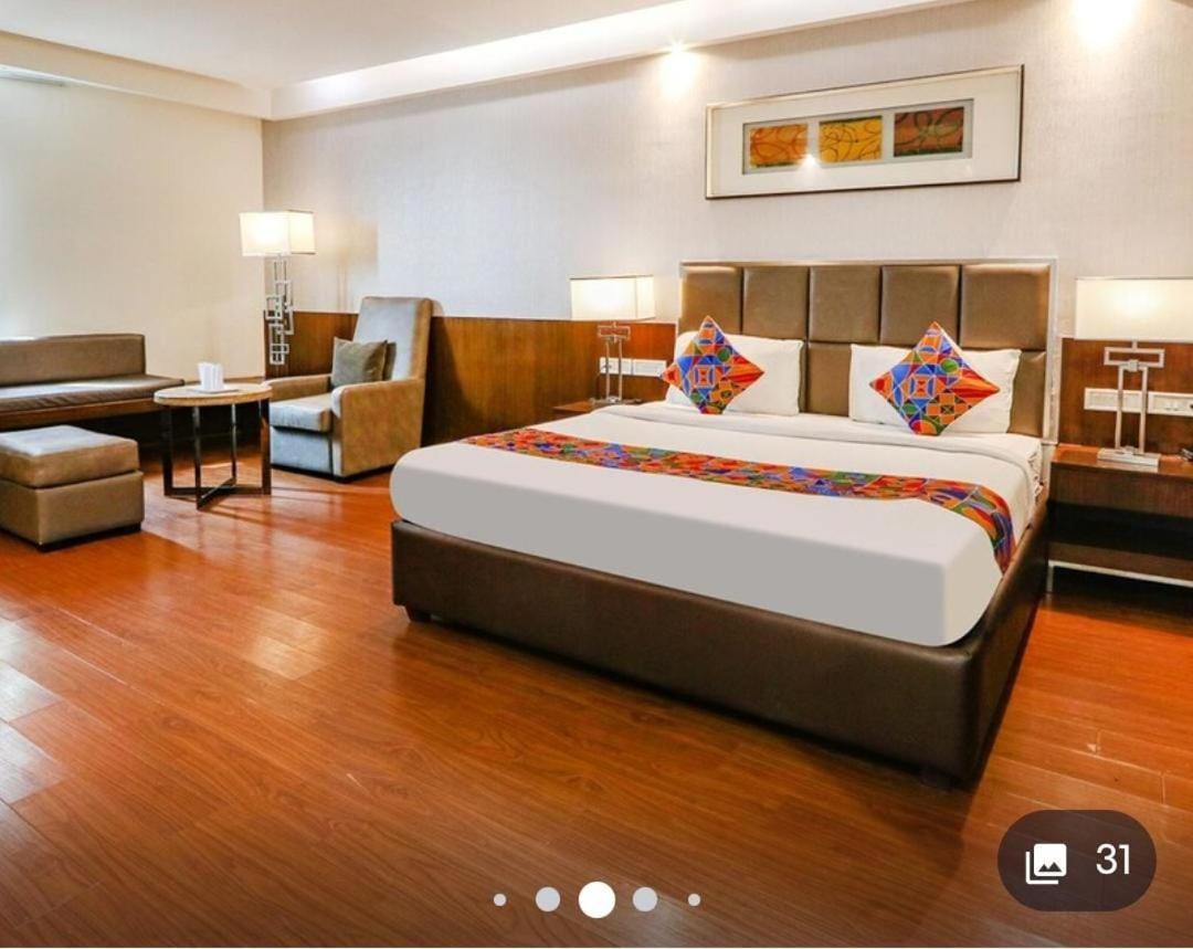 Travel Trip- Svm Grand- Beside Aig Hospital- Banjara Hills- 10 Percent Off On Restaurant Food Order- 20 Percentage Off On Hyderabad