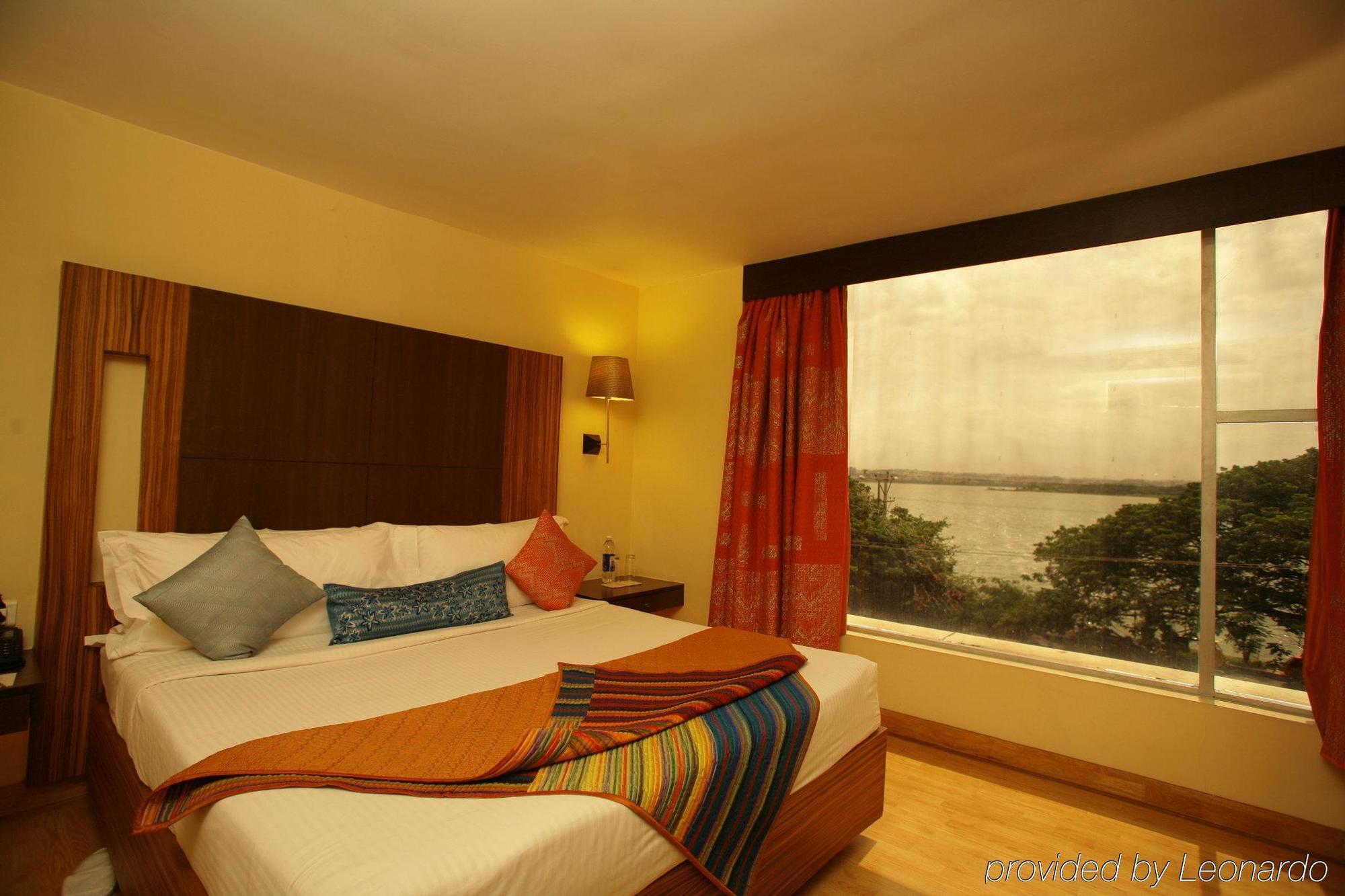 ​justa Hotel 4*