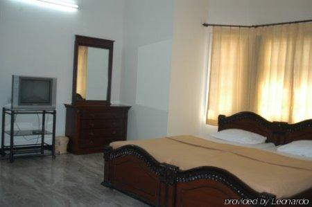 Super Collection O Begumpet Formerly Alpine Glow Sunrise Apartment *