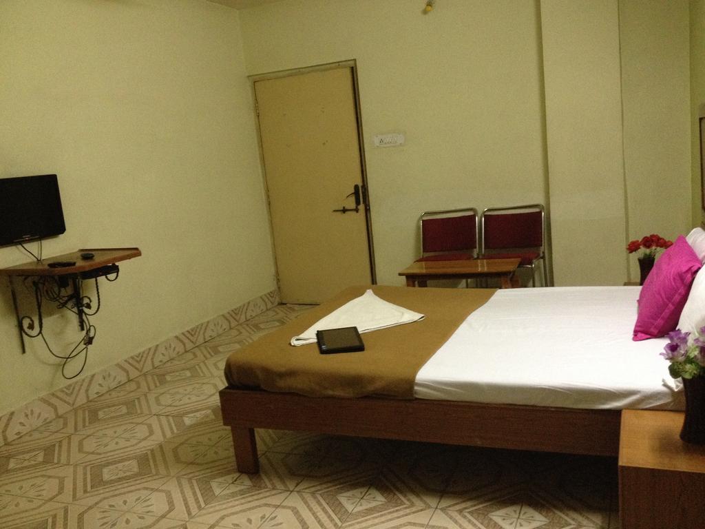 Sree Simran Hotel