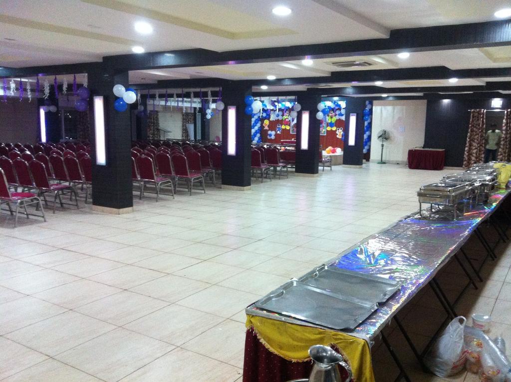 Hotel Bommarillu Residency