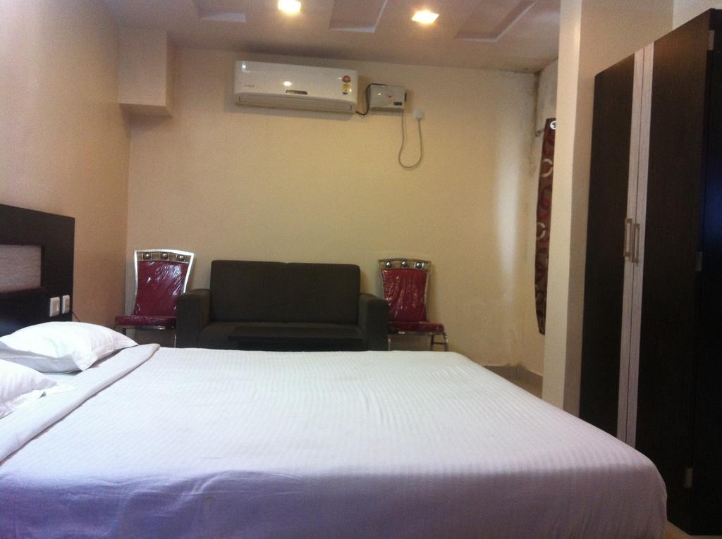 Bommarillu Residency Hotel