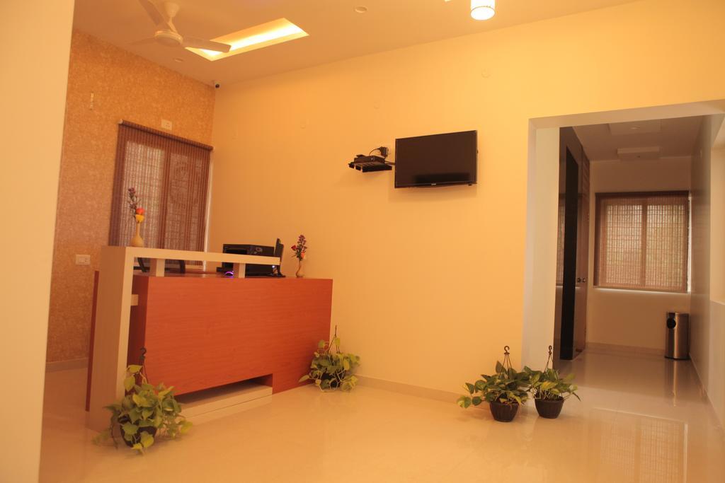 Hotel Our Nest 2*