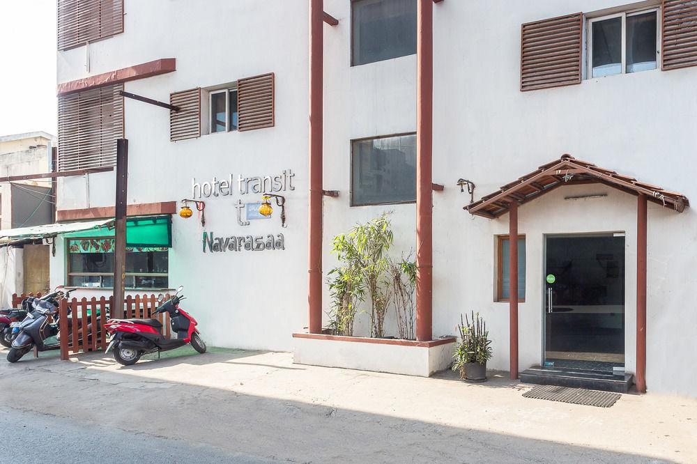 Hotel Oyo Flagship 2207 Transit