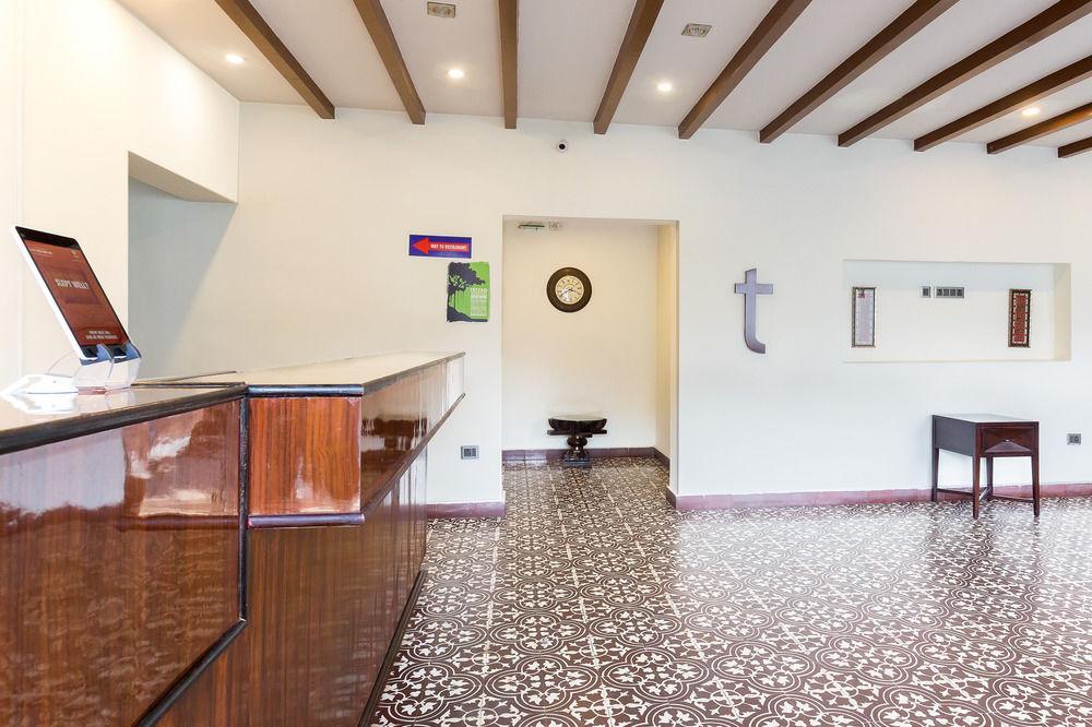 Hotel Oyo Flagship 2207 Transit 3*