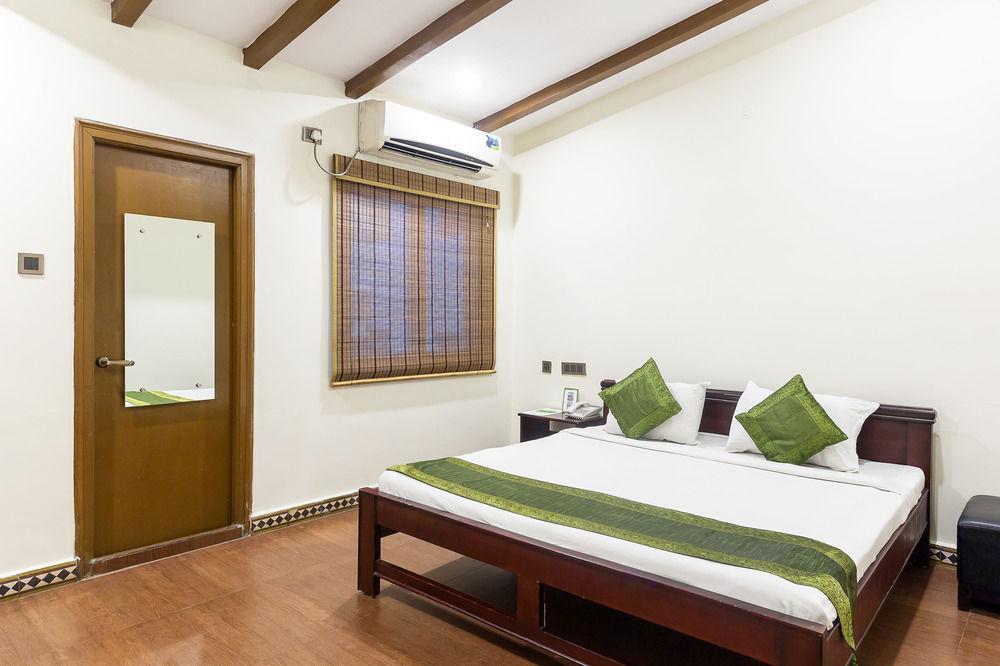 Hotel Oyo Flagship 2207 Transit 3*