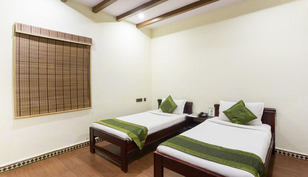 Hotel Oyo Flagship 2207 Transit 3*