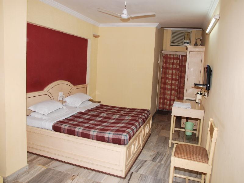 Ambassador Lodge *
