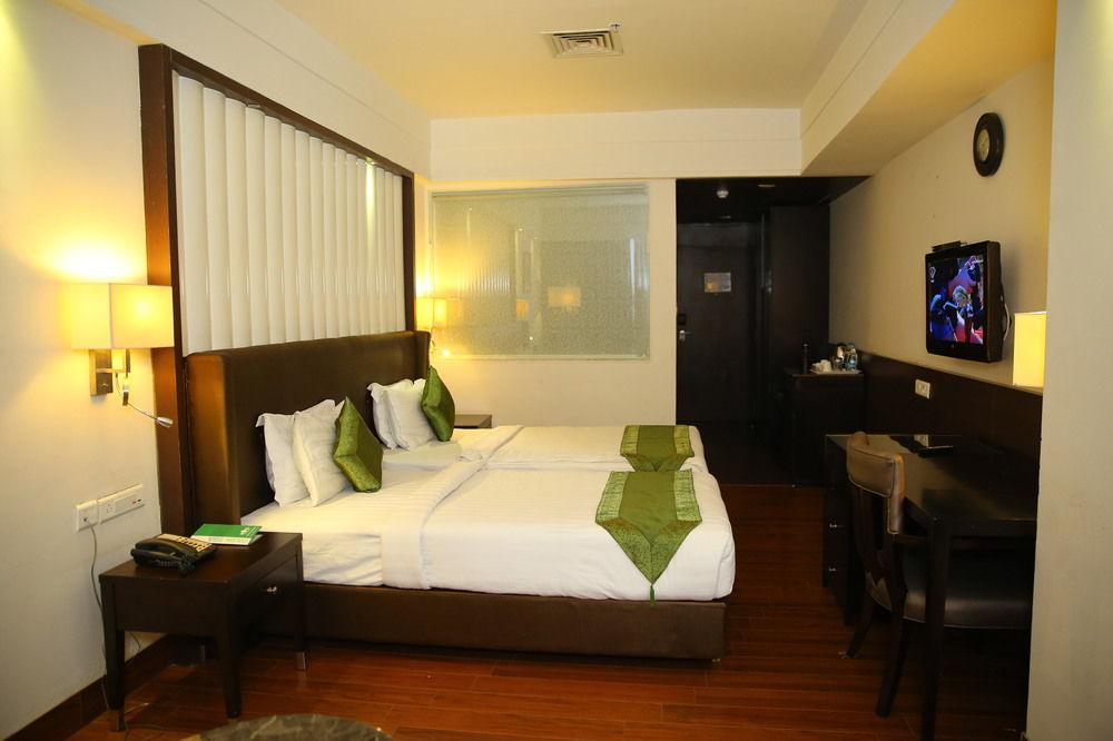 Capital O 9960 Hotel Grand Himayat 3*