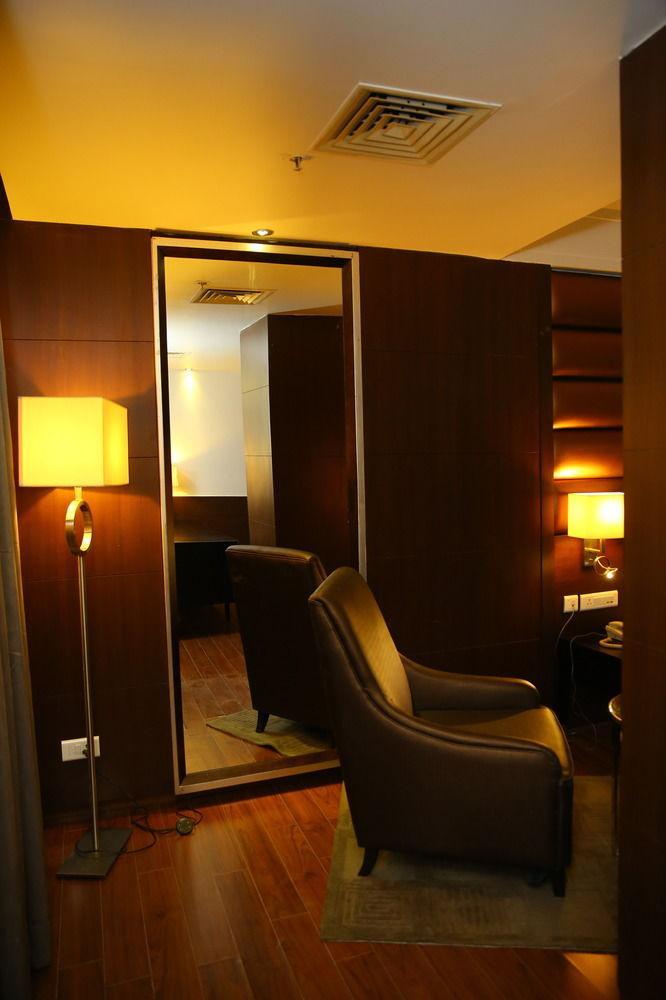 Capital O 9960 Hotel Grand Himayat 3* Hyderabad