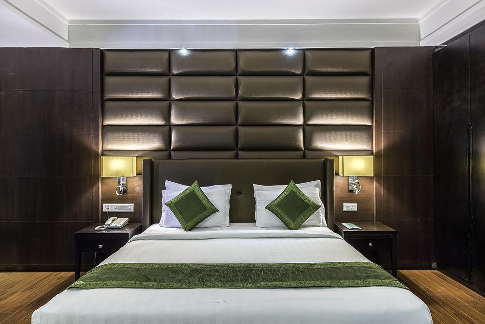 Capital O 9960 Hotel Grand Himayat 3*