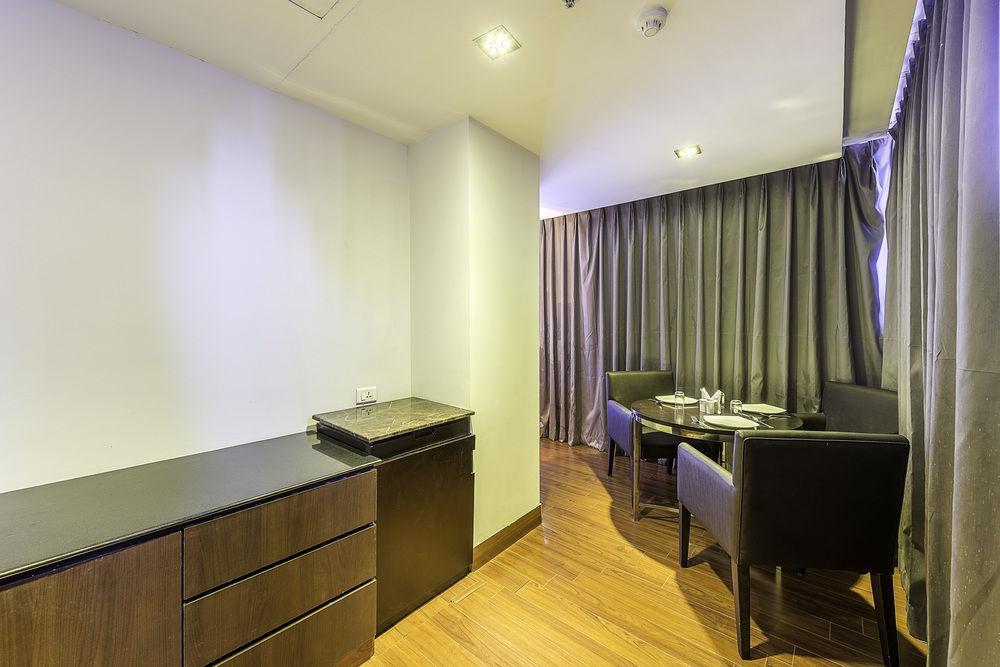 Capital O 9960 Hotel Grand Himayat Hotel