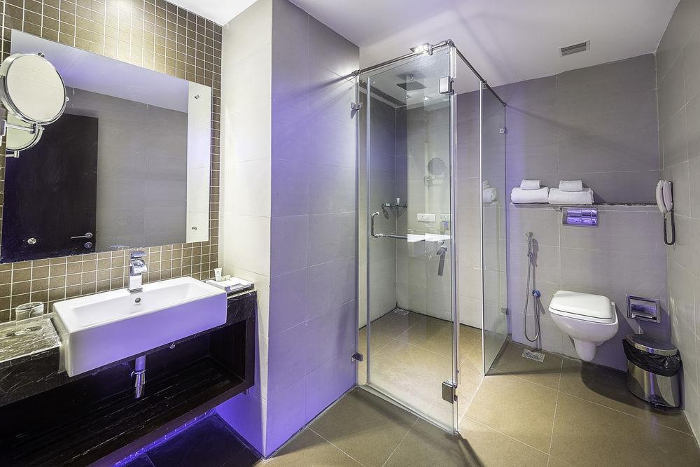 Capital O 9960 Hotel Grand Himayat Hotel