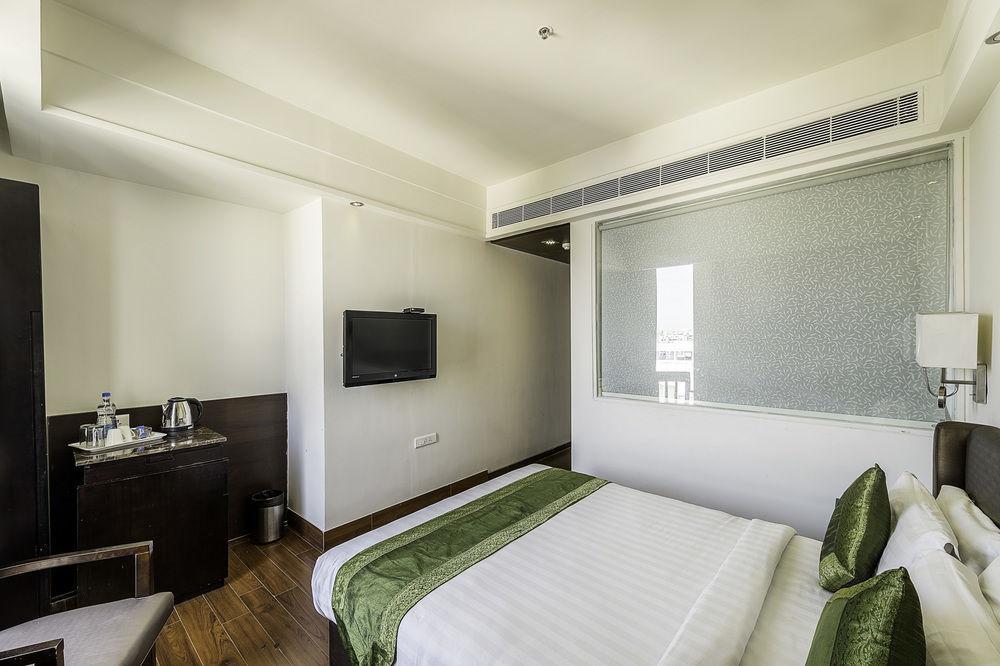 Capital O 9960 Hotel Grand Himayat 3* Hyderabad