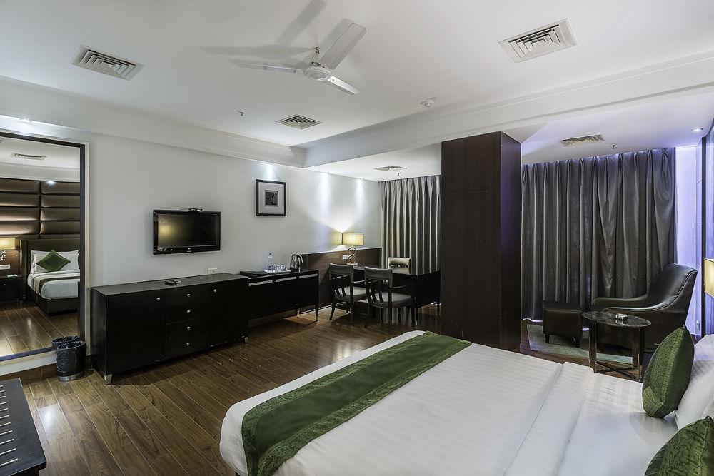 Capital O 9960 Hotel Grand Himayat 3* Hyderabad