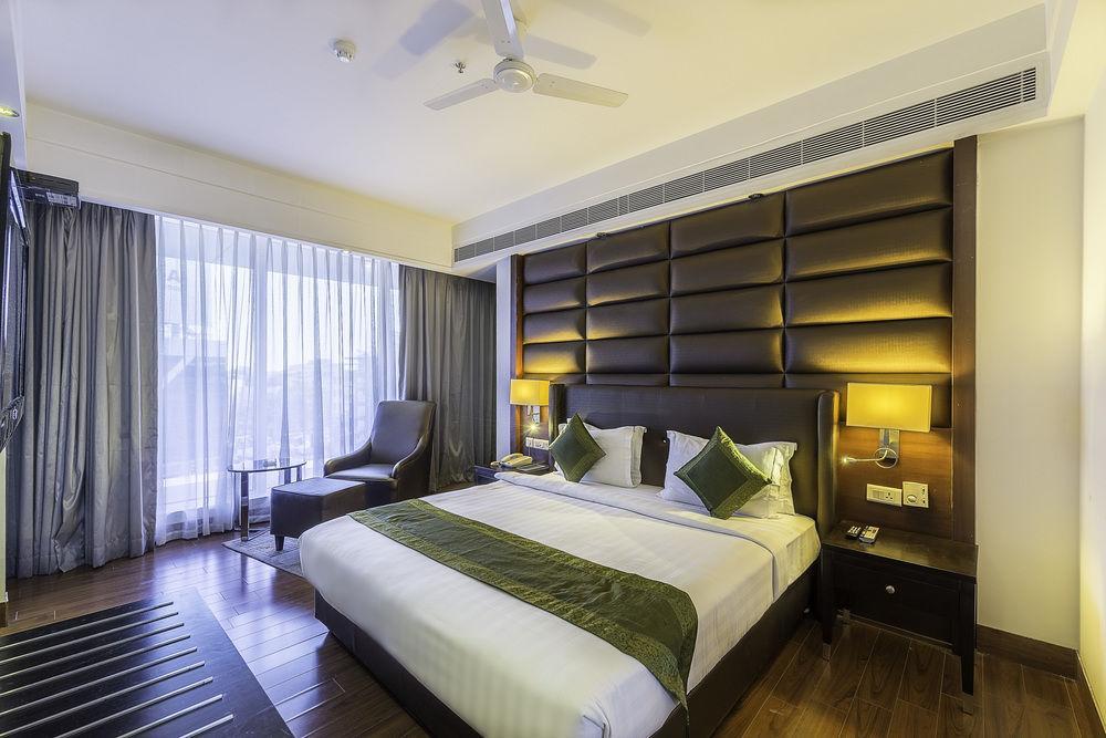 Capital O 9960 Hotel Grand Himayat Hotel