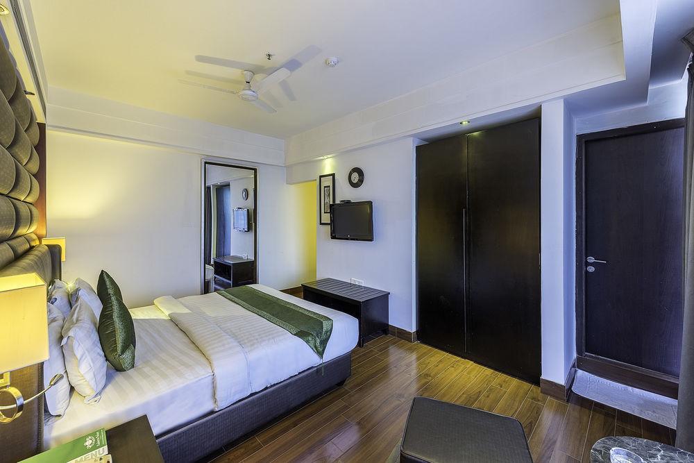 Capital O 9960 Hotel Grand Himayat Hotel Hyderabad