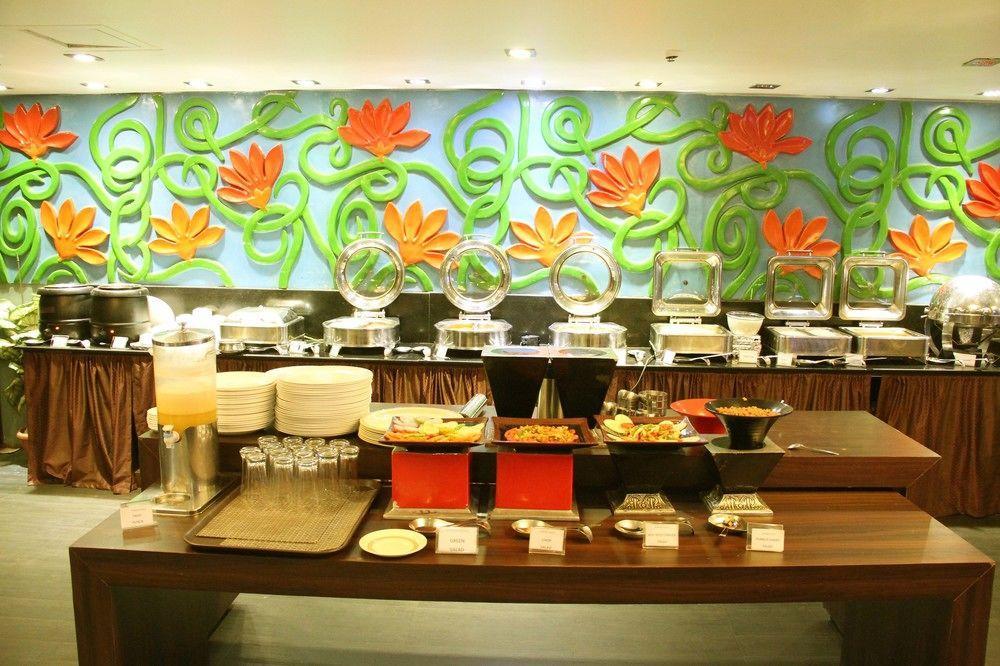 Capital O 9960 Hotel Grand Himayat Hotel Hyderabad