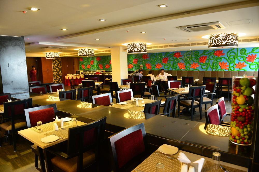 Capital O 9960 Hotel Grand Himayat 3*