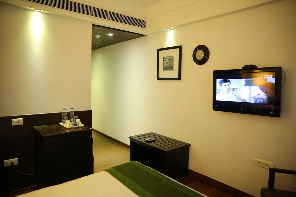 Capital O 9960 Hotel Grand Himayat Hotel