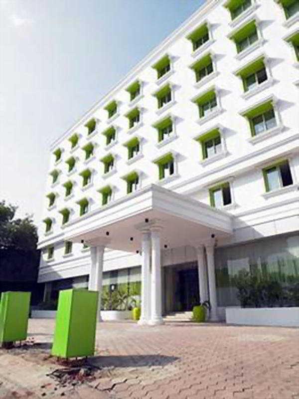 Oyo Lakdi Ka Pul Global Hospital Hotel 3*