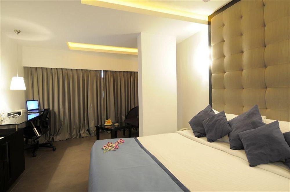 The Central Court 3*