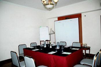 Kamat Lingapur Hotel