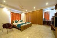 Oyo Banjara Hills Road No 13 *
