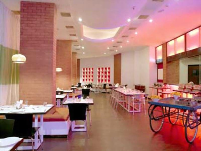 Oyo Lakdi Ka Pul Global Hospital Hotel