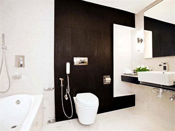 Ebony Boutique Hotel 3*