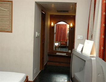 Rukmini Riviera 3*
