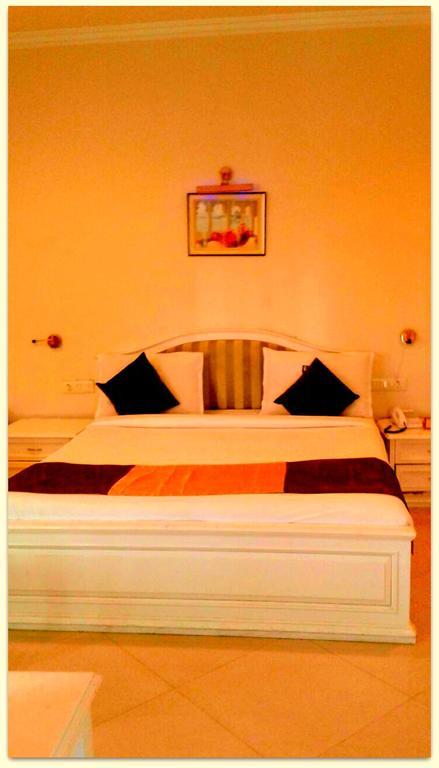 Raj International 3* Hyderabad