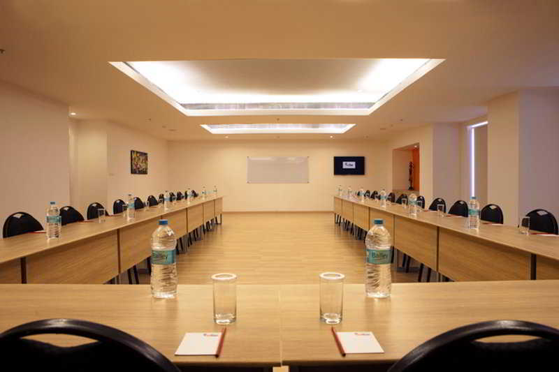 Hotel Red Fox By Lemon Tree Hotels, Hyderabad