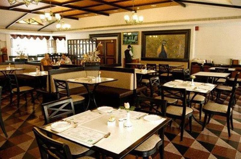 Hotel Kamat Lingapur 2*