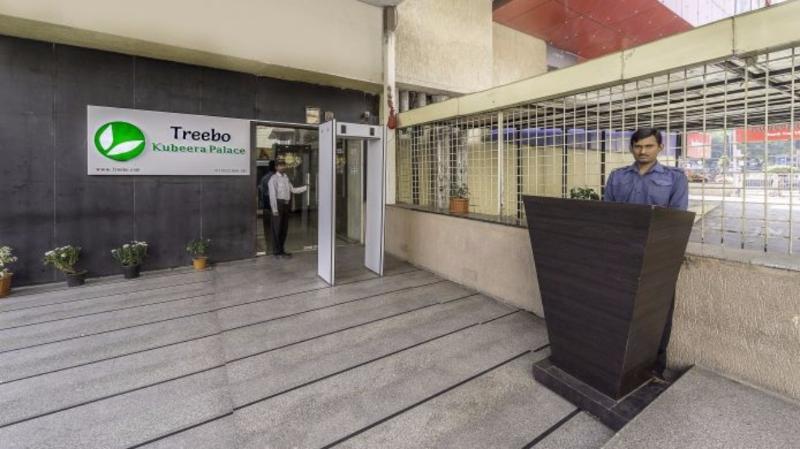 Capital O 9960 Hotel Grand Himayat Hyderabad