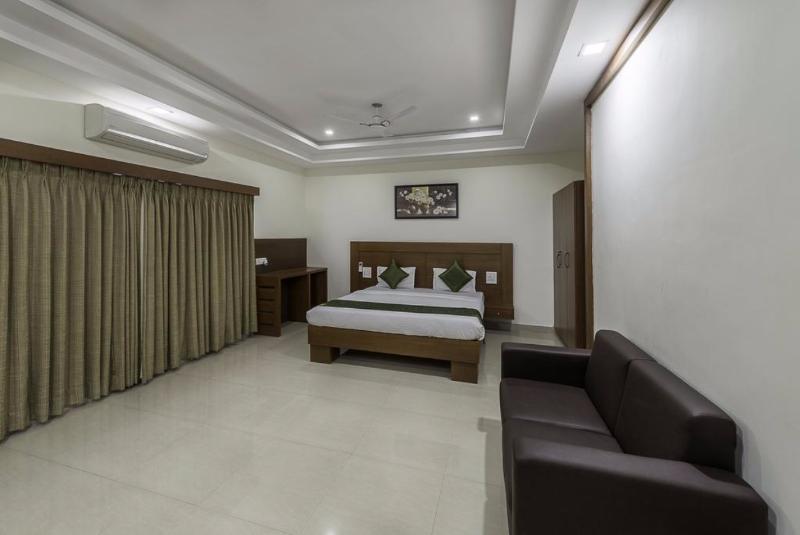 Capital O 9960 Hotel Grand Himayat Hyderabad
