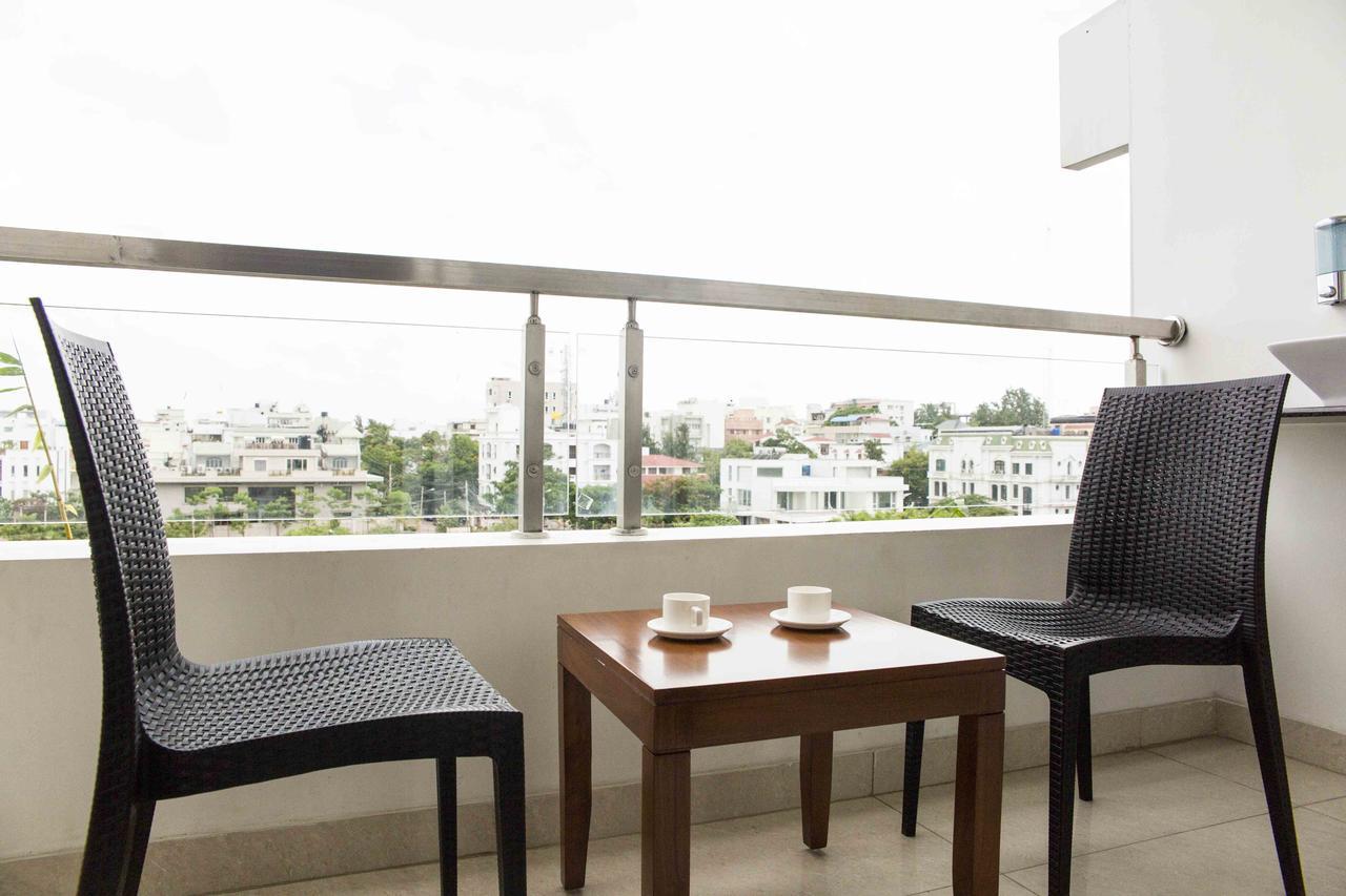 Skyla Service Road No.10 Banjara Hills Near Indo-american Hospital Apartment