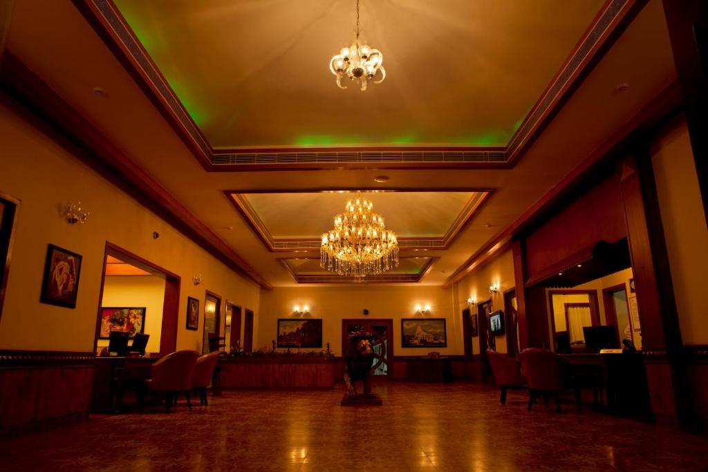 Oh Biz Premier At Leonia Hotel