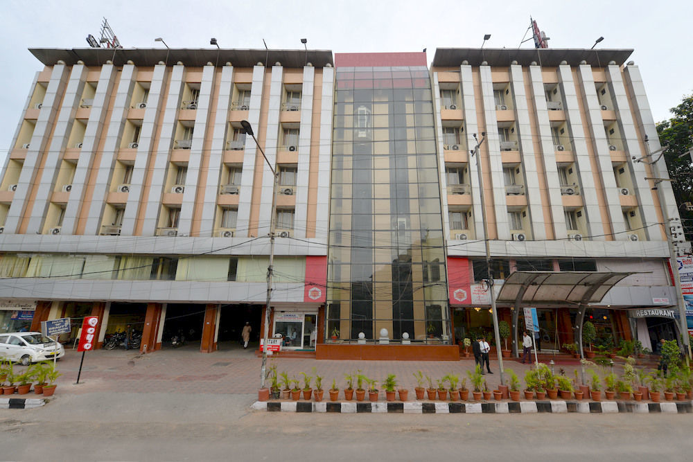 Hotel Oyo Secretariat 3*