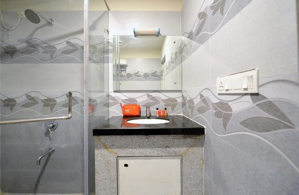 Oyo Premium Kothapet Hotel