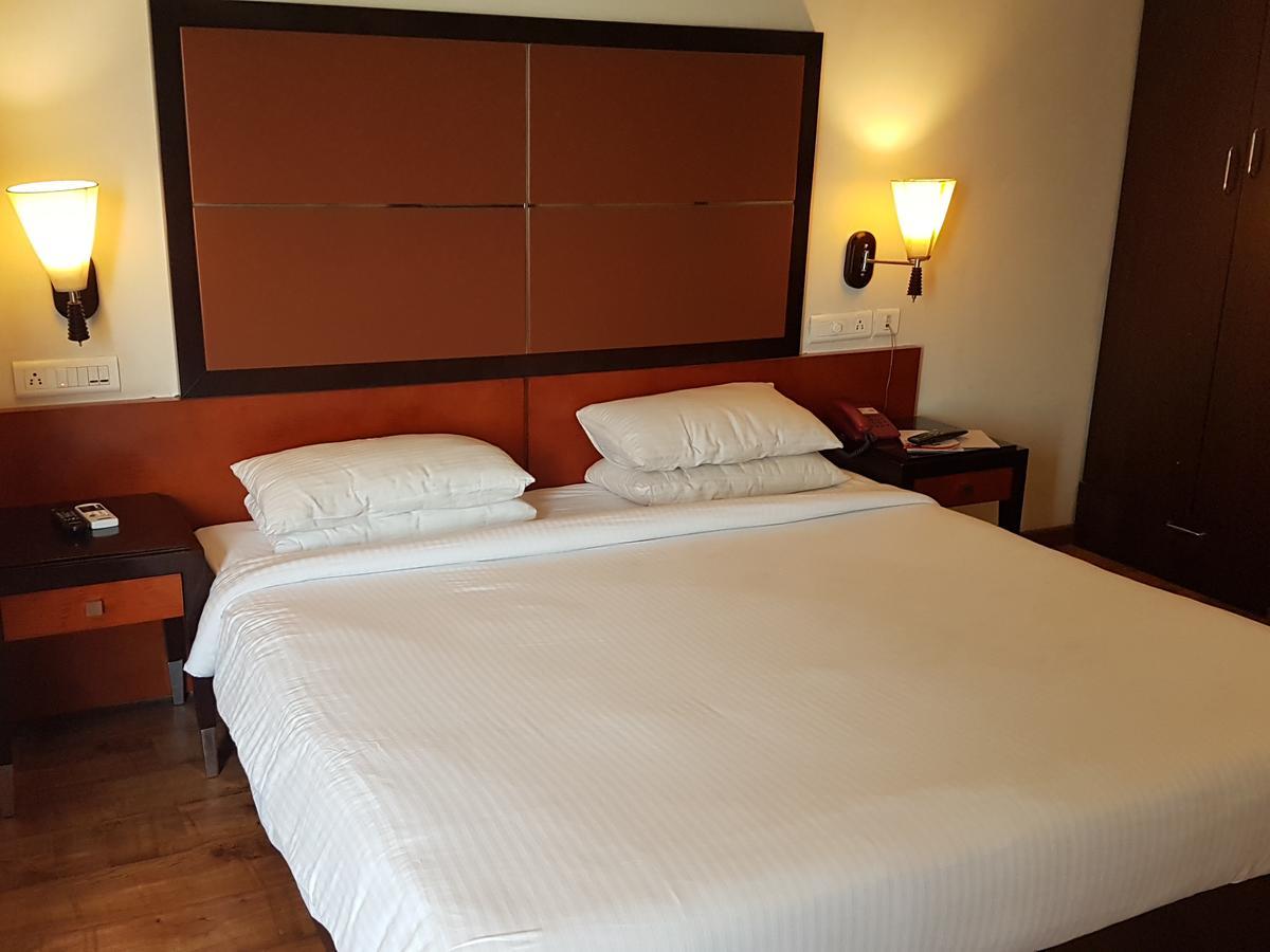 Kens Hotel 3*