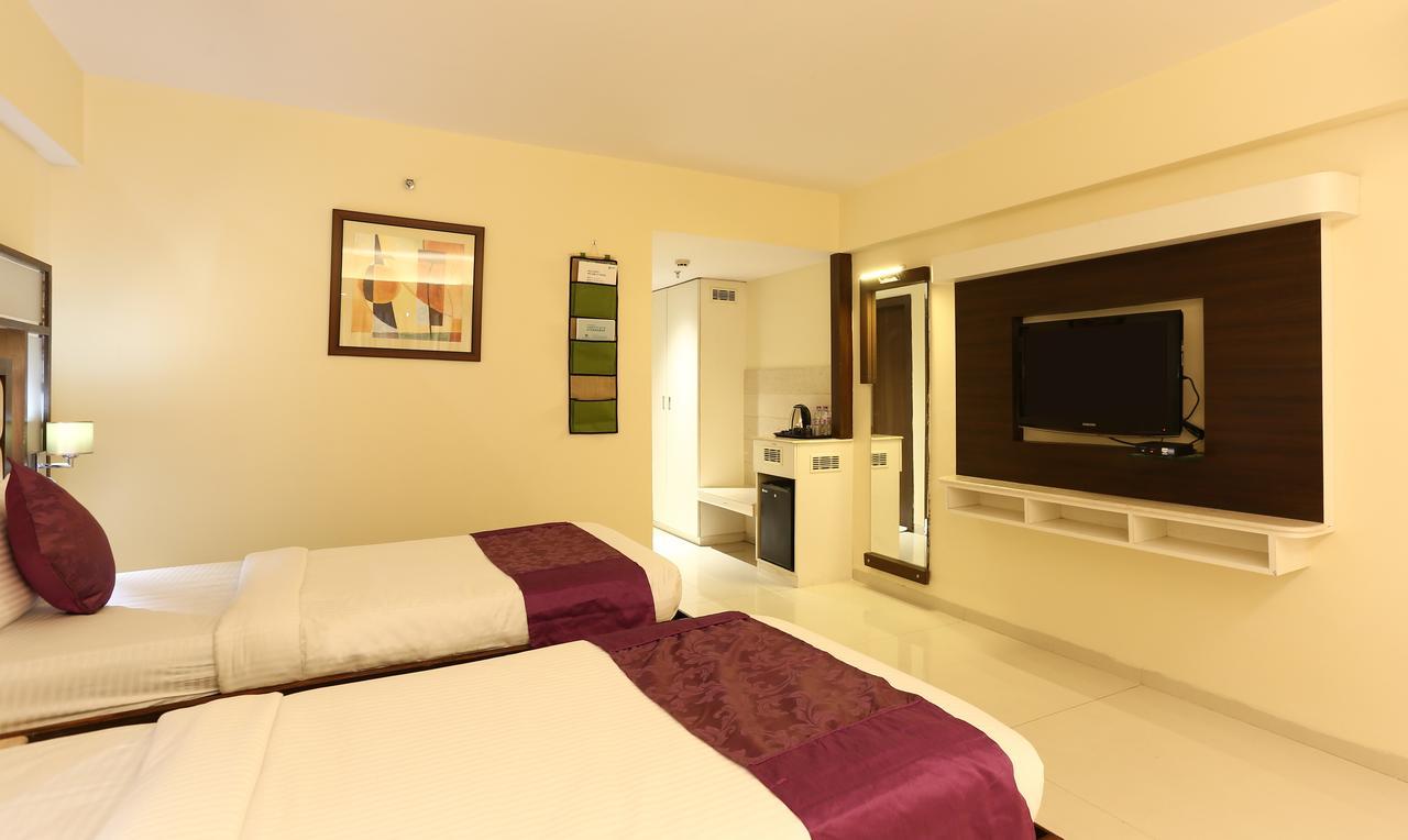 Treebo Tryst Metropolis Hotel